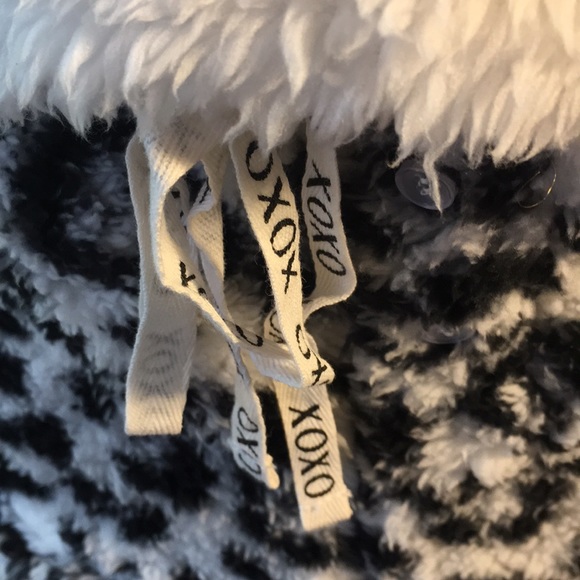 BUNDLE set GRL POWER pajamas XOXO snow leopard. - Picture 4 of 7